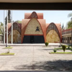 En TikTok exhiben a chofer de camión que se bajó a comer tacos