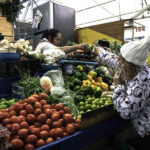 Peso cierra por debajo de las 19 unidades por primera vez desde 2020