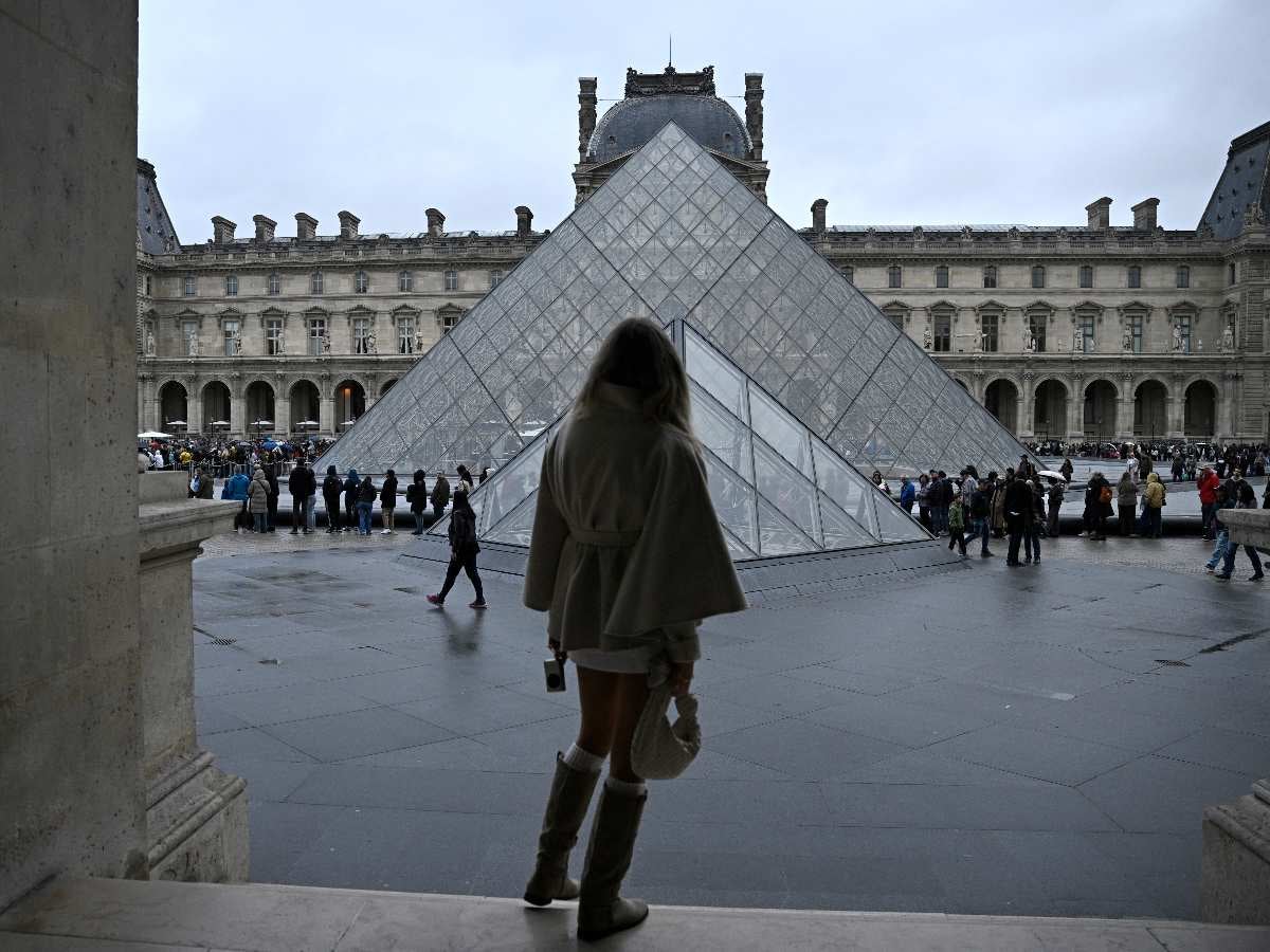 La Operación Mona Lisa: Francia detiene a cinco sospechosos tras el audaz robo en el corazón del Museo de Louvre
