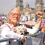 “La tensión previa al Mundial: Memo Ochoa ignora un saludo sorprendente de un figura futbolística africana en la sede del AEL FC”