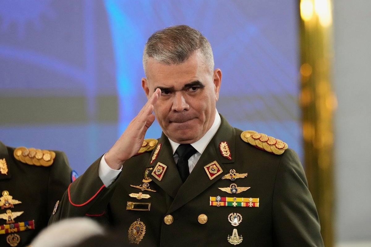Venezuela en shock: Ministro de Defensa destituido en medio de tensiones políticas